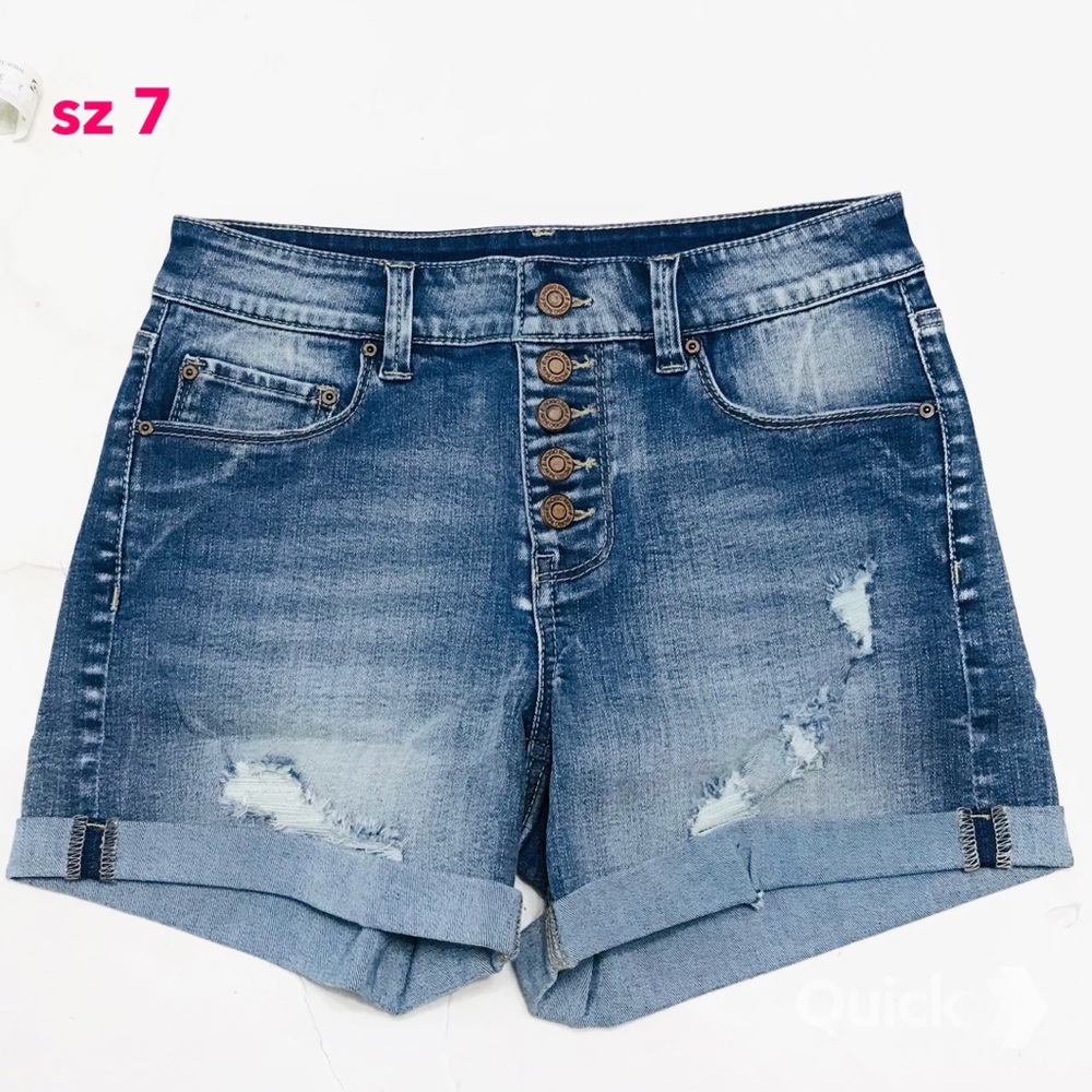 sz 7 - New Juniors' Curvy Roll Up Cuff Shorts